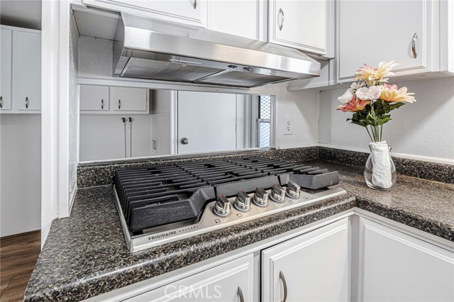 Detail Gallery Image 9 of 37 For 2755 Arrow Hwy #3,  La Verne,  CA 91750 - 2 Beds | 2 Baths