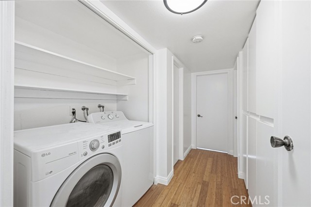 Detail Gallery Image 13 of 17 For 15030 Victory Bld #103,  Van Nuys,  CA 91411 - 2 Beds | 2 Baths