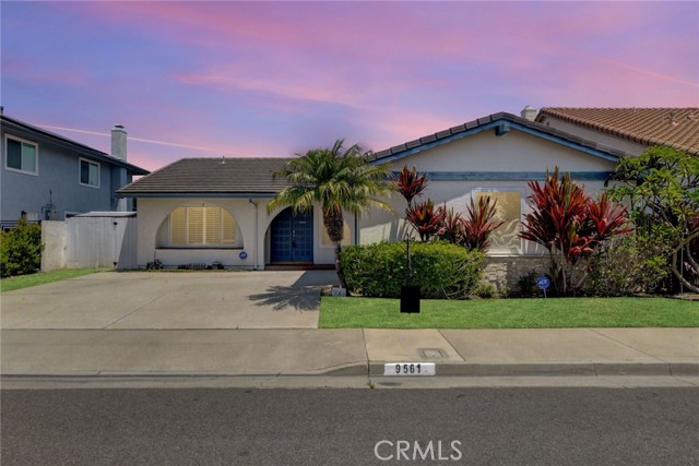 Detail Gallery Image 1 of 39 For 9561 Rockpoint Dr, Huntington Beach,  CA 92646 - 4 Beds | 2 Baths