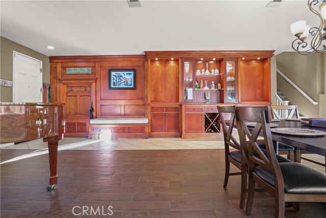 Detail Gallery Image 5 of 72 For 29724 Castlebury, Castaic,  CA 91384 - 4 Beds | 3 Baths