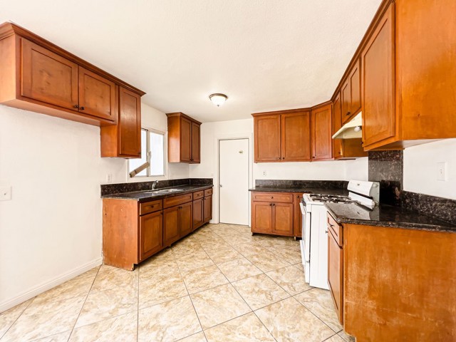 Detail Gallery Image 14 of 29 For 9845 Arbor Ave, Fontana,  CA 92335 - 3 Beds | 1/1 Baths
