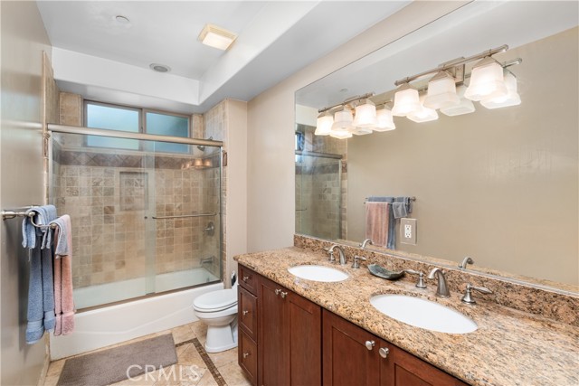 Detail Gallery Image 14 of 28 For 11280 La Maida St #302,  North Hollywood,  CA 91601 - 3 Beds | 2/1 Baths