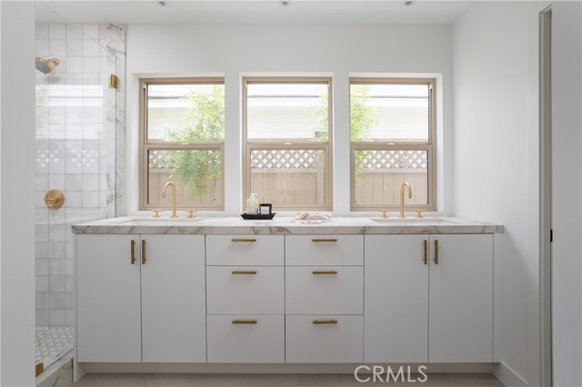 Detail Gallery Image 17 of 42 For 212 E 19th St, Costa Mesa,  CA 92627 - 5 Beds | 4 Baths