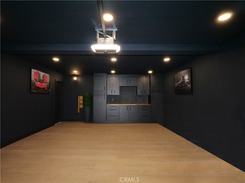 https://media.crmls.org/medias/66f71c11-8171-4b38-a693-3fbdbfeab2ad.jpg?preset=X-Large