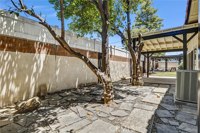 7836 Hanna Avenue, Canoga Park CA: https://media.crmls.org/medias/66f76a1c-d1ab-4fc6-82d2-db1969e6ebad.jpg