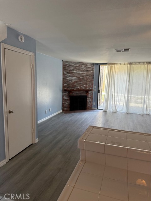 Detail Gallery Image 5 of 7 For 12750 Centralia St #229,  Lakewood,  CA 90715 - 2 Beds | 1 Baths