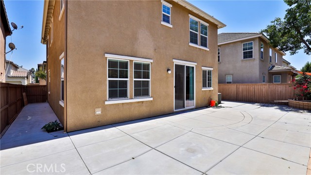 1765 Yvonne Court, Riverside CA: https://media.crmls.org/medias/66f9c010-40aa-4a90-baea-6015de237329.jpg