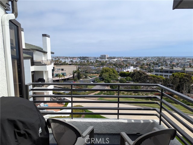 Detail Gallery Image 27 of 55 For 270 Cagney Ln #308,  Newport Beach,  CA 92663 - 2 Beds | 2 Baths