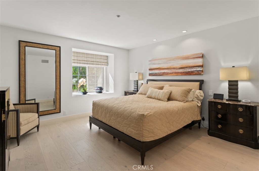 MLS #OC25243202 image #18