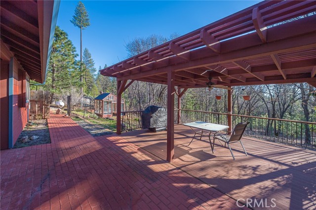 4940 Papaya Road, Forest Ranch CA: https://media.crmls.org/medias/66fb45cb-2fb0-4fec-9bf9-ae1e53792262.jpg