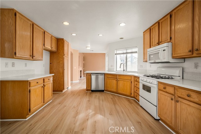 Detail Gallery Image 17 of 50 For 31868 Corte Montoya, Temecula,  CA 92592 - 4 Beds | 3/1 Baths