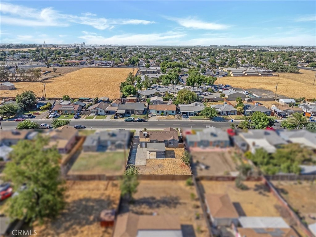 https://media.crmls.org/medias/66fb84a3-b02e-4ffb-b107-a9122ed1bd5b.jpg?preset=X-Large