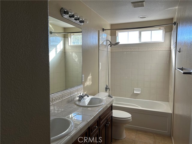 Detail Gallery Image 9 of 18 For 631 Marbella Ct, Oxnard,  CA 93035 - 4 Beds | 3/1 Baths