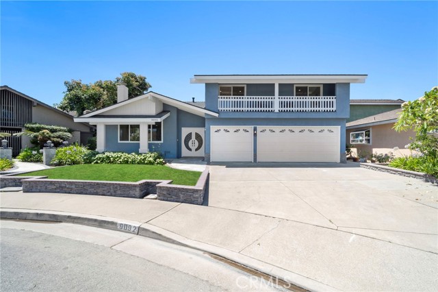 Detail Gallery Image 2 of 50 For 9092 La Linda Ave, Fountain Valley,  CA 92708 - 4 Beds | 2/1 Baths
