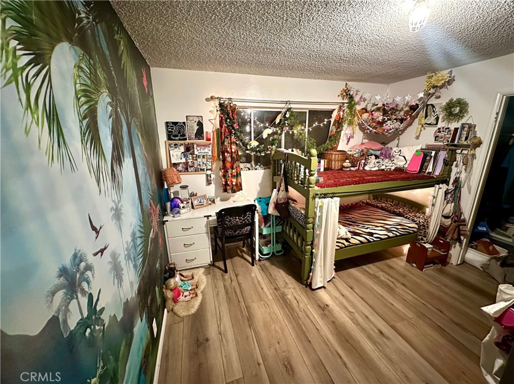 https://media.crmls.org/medias/66fc8caf-4e79-43e1-a3cc-86a3d6f9a1af.jpg?preset=X-Large