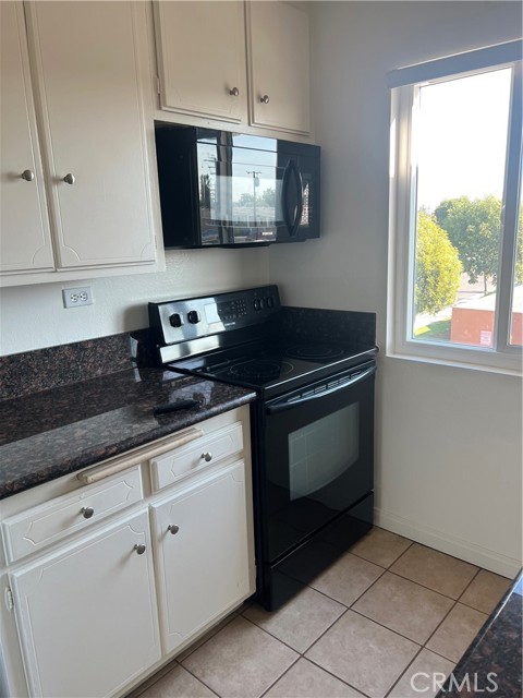 Image 11 of 31 For 400 Acacia Avenue C39