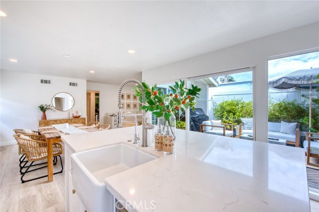 234 Prospect Street, Newport Beach CA: https://media.crmls.org/medias/66fcb8f1-17e4-4716-b3b2-134f49508941.jpg