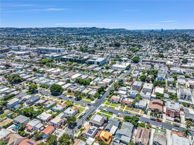 2850 S Norton Ave, Los Angeles CA: https://media.crmls.org/medias/66fceb14-c118-46f6-a62b-6d8127954c9d.jpg