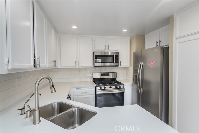 661 La Corona Court, Oak Park CA: https://media.crmls.org/medias/66fda16d-5f5a-4484-9ca3-fe6a5723b1f0.jpg