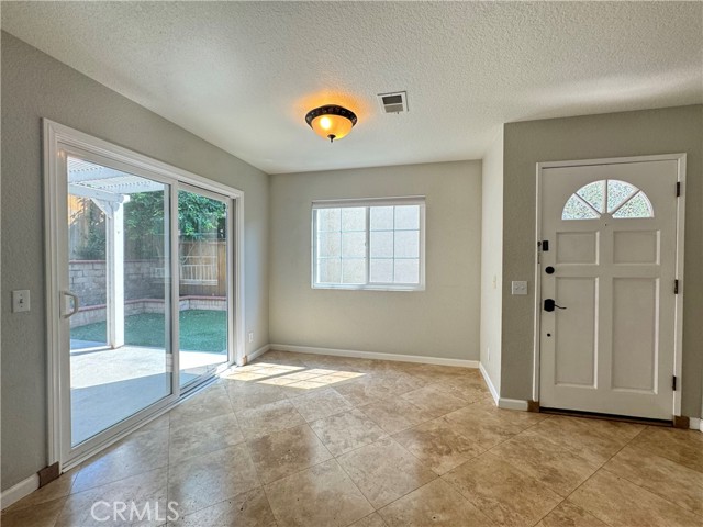 Detail Gallery Image 3 of 18 For 28 Jefferson, Irvine,  CA 92620 - 3 Beds | 2/1 Baths