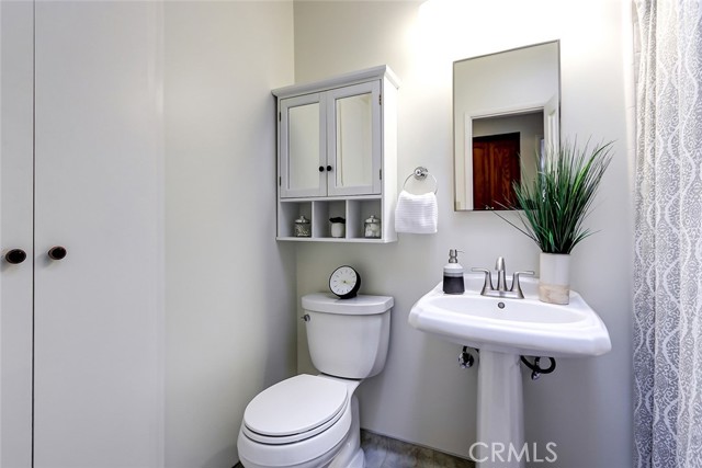 2906 Perkins Lane, Redondo Beach, California 90278, 4 Bedrooms Bedrooms, ,2 BathroomsBathrooms,Residential,Sold,Perkins,SB23084856