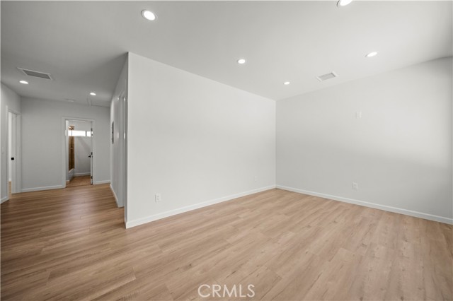 Detail Gallery Image 4 of 25 For 252 W Tujunga Ave, Burbank,  CA 91502 - 3 Beds | 2 Baths