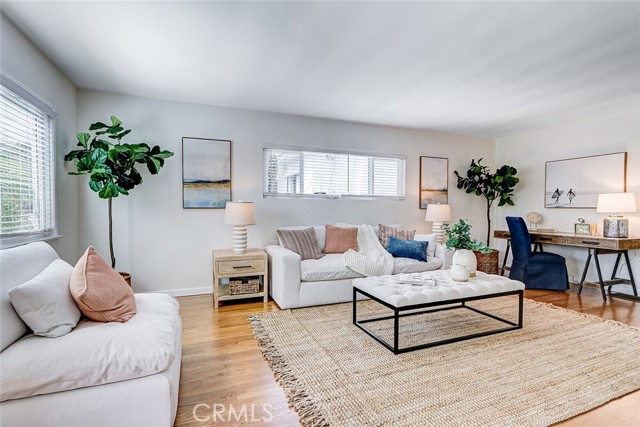 426 S Broadway, Redondo Beach CA: https://media.crmls.org/medias/67001932-2e12-40e6-992d-23164d1ea280.jpg