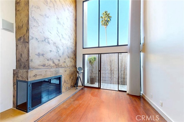 Detail Gallery Image 4 of 23 For 1201 Larrabee St #305,  West Hollywood,  CA 90069 - 2 Beds | 3 Baths