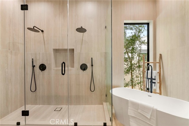 Detail Gallery Image 47 of 58 For 5525 Carpenter Ave, Valley Village,  CA 91607 - 5 Beds | 6/1 Baths