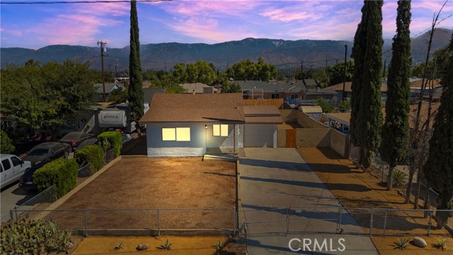 25742 7th Street, San Bernardino CA: https://media.crmls.org/medias/6700737a-4fcf-4a46-b502-31606b1aaec1.jpg