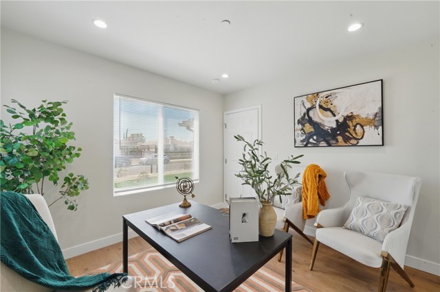 8142 Vantage Avenue, North Hollywood CA: https://media.crmls.org/medias/67010e1d-6e20-462c-86c7-a0c39b6f01d5.jpg