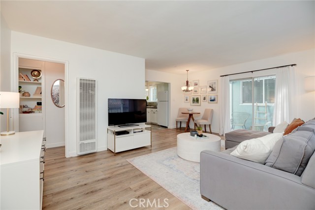 Back unit - living room