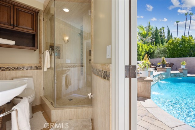 Detail Gallery Image 25 of 68 For 2030 Leeward Ln, Newport Beach,  CA 92660 - 4 Beds | 3/1 Baths