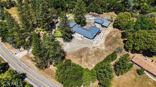 50711 Road 426, Oakhurst CA: https://media.crmls.org/medias/6702c9ce-35b4-498b-9b0a-d35a69ce914f.jpg