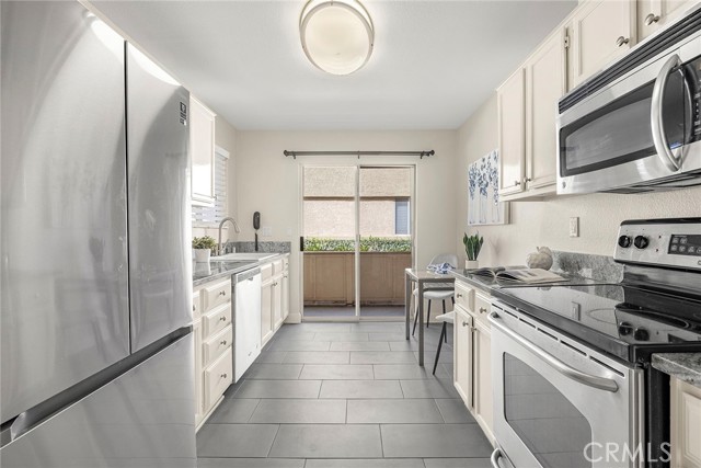 Detail Gallery Image 7 of 34 For 5215 Box Canyon Ct 20b,  Yorba Linda,  CA 92887 - 2 Beds | 2 Baths