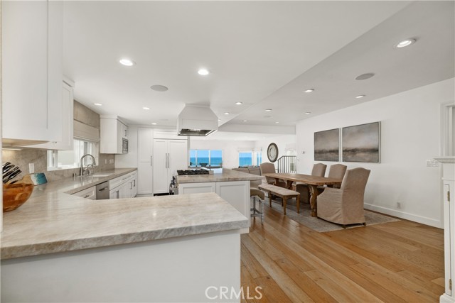 4314 The Strand, Manhattan Beach CA: https://media.crmls.org/medias/670335e7-4e21-403e-8c10-c0e4e27a74a8.jpg