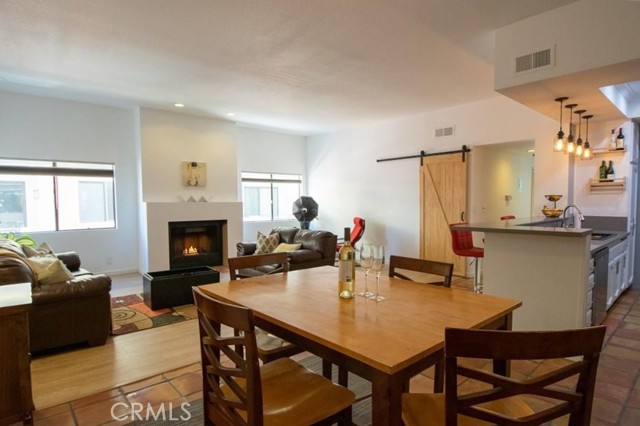 Detail Gallery Image 17 of 44 For 12355 Chandler Bld #202,  Valley Village,  CA 91607 - 2 Beds | 2 Baths