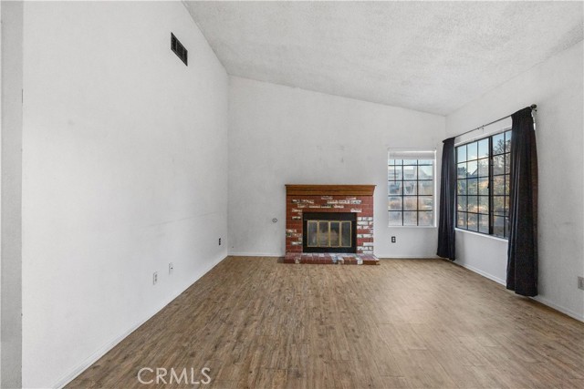 Detail Gallery Image 4 of 36 For 13840 San Gorgonio Rd, Victorville,  CA 92392 - 3 Beds | 2 Baths