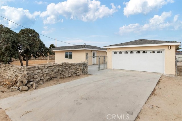 Detail Gallery Image 1 of 24 For 2231 W 20th St, Rosamond,  CA 93560 - 4 Beds | 2/1 Baths