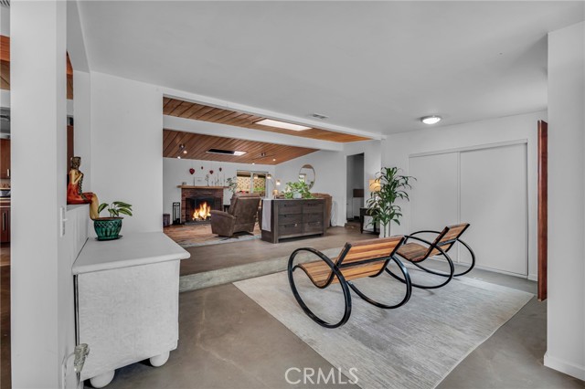 Detail Gallery Image 10 of 30 For 9707 Foothill, Sylmar,  CA 91342 - 4 Beds | 3 Baths