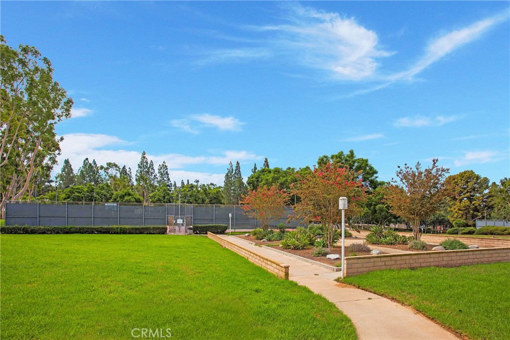 https://media.crmls.org/medias/67066345-b783-434f-8f9c-247fc46aa700.jpg?preset=X-Large