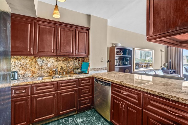 Detail Gallery Image 7 of 27 For 969 Hilgard Ave #706,  Los Angeles,  CA 90024 - 1 Beds | 1 Baths