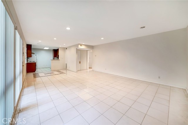 5315 Zelzah Avenue, Encino CA: https://media.crmls.org/medias/6706be3f-85d5-4204-8589-5e3b652ded75.jpg