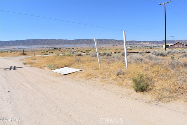 8000 W Lancaster Boulevard, Lancaster CA: https://media.crmls.org/medias/670700a7-6784-43b7-83b2-852b2e13df2a.jpg