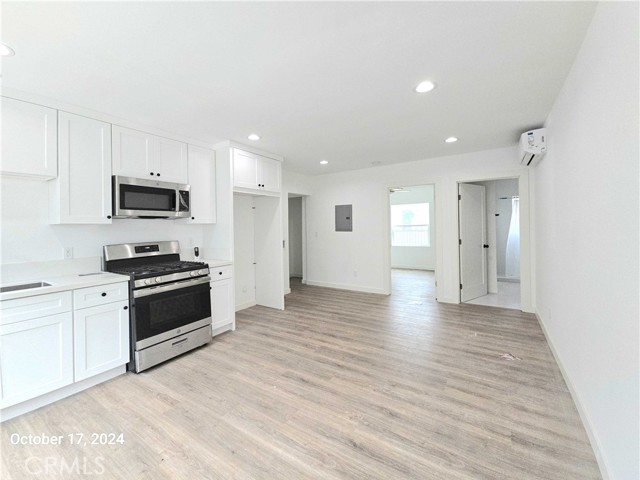 Detail Gallery Image 7 of 21 For 8524 Beverlywood St #4,  Los Angeles,  CA 90034 - 3 Beds | 2 Baths