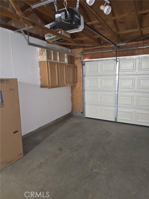 Detail Gallery Image 4 of 10 For 18605 New Hampshire a,  Adelanto,  CA 92301 - 2 Beds | 1 Baths