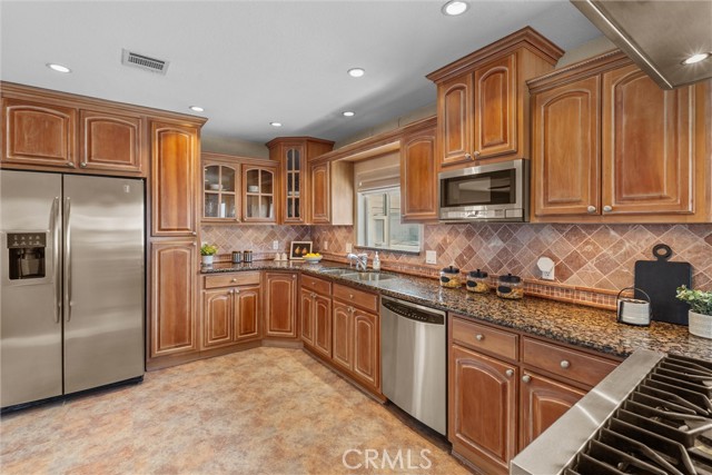 Detail Gallery Image 10 of 32 For 1108 Greenhedge St, Torrance,  CA 90502 - 3 Beds | 2 Baths