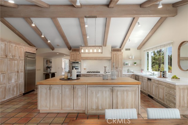 17716 Via De Fortuna, Rancho Santa Fe CA: https://media.crmls.org/medias/6707d957-565a-4d2d-9f04-7a62cd0f40e8.jpg