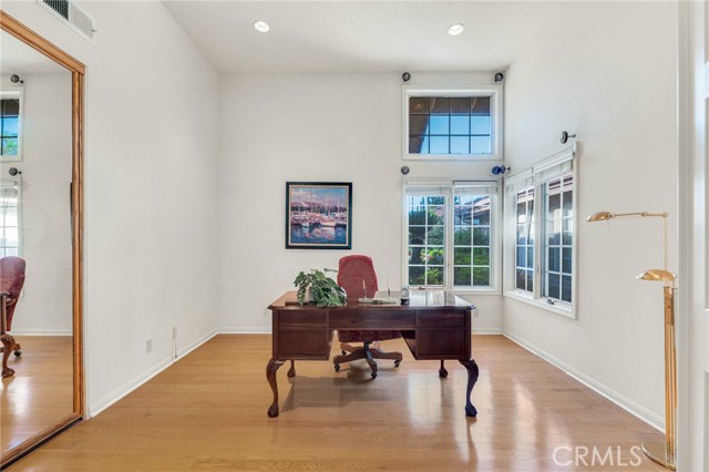 Detail Gallery Image 28 of 55 For 18830 Beechtree Ln, Porter Ranch,  CA 91326 - 5 Beds | 4/1 Baths