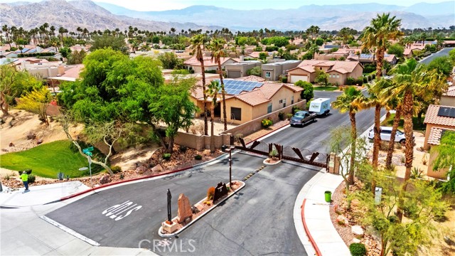 79 Sedona Court, Palm Desert CA: https://media.crmls.org/medias/67087893-d8ee-4744-8aa7-a4b355f6acdf.jpg